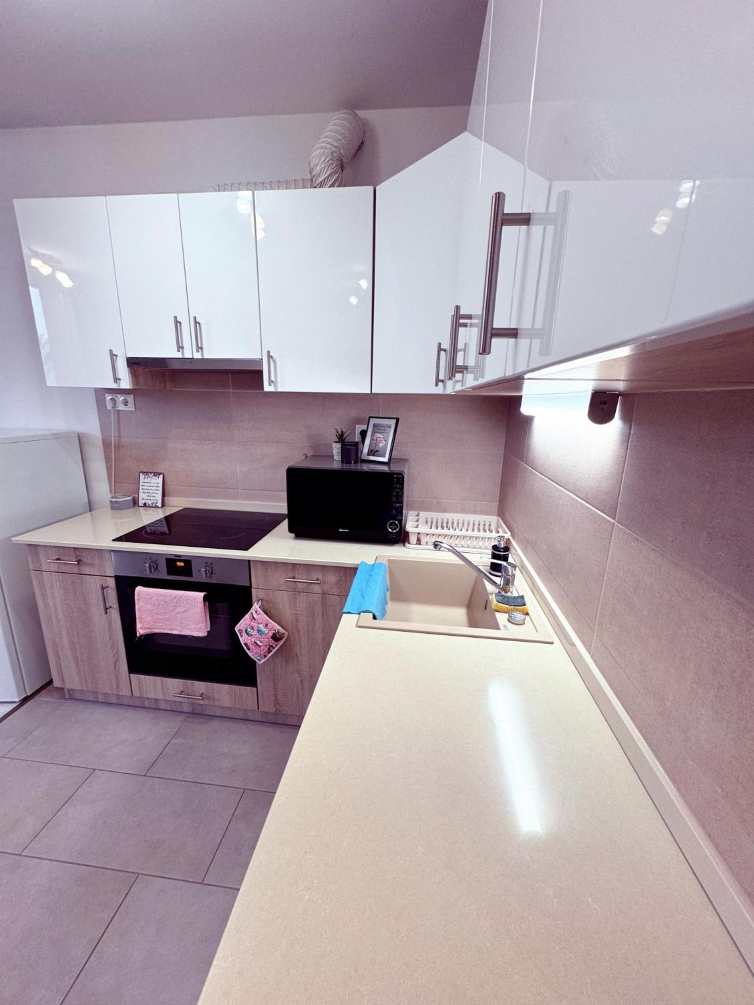 佩奇Exclusive Family Apartman公寓 外观 照片